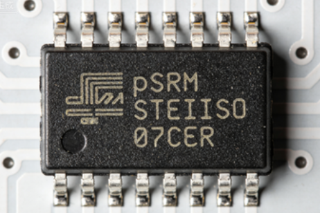 低功耗psram偽靜態(tài)存儲器EMI164LA16LM-70I